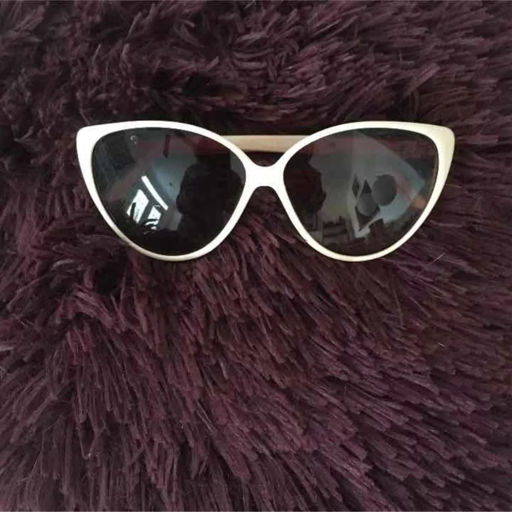 Forever 21 pink cat eyeglasses